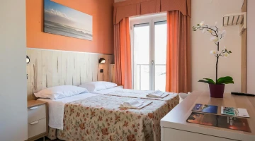 double room with single beds