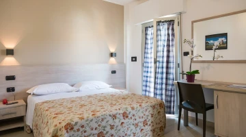 Classic double room with private balcony