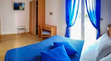 Chambre double avec TV et balcon 