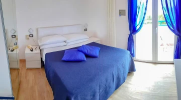 Chambre double avec balcon privé