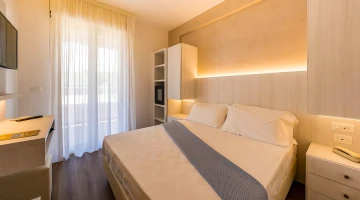 Double bedroom with private balcony