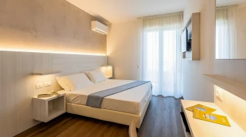 Double room with TV and private balcony