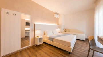 Double room with air conditioning and TV