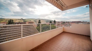 Private balcony overlooking the hills