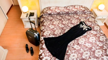 Double room with telephone