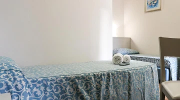 double room with single beds