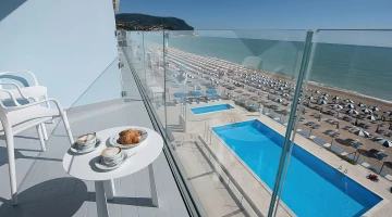 Balcon privé avec vue sur la mer