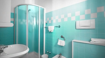 Privates Badezimmer mit Dusche