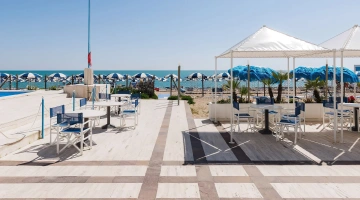 Möblierte Außenbereiche