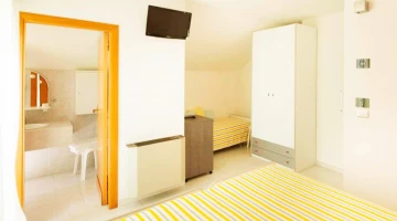 Standard Doppelzimmer mit TV und eigenem Bad