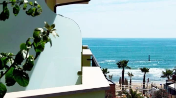 Privater Balkon mit Meerblick