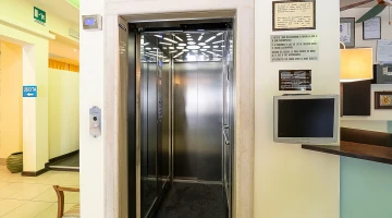 Ascensore ai piani
