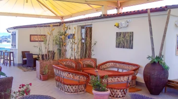 Salotto ombreggiato in terrazza