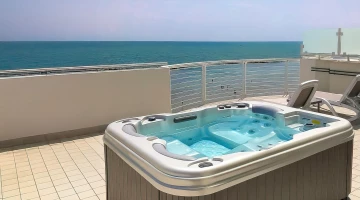 Jacuzzi on the terrace in the suite apartment