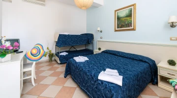 Camera quadrupla con letto a castello