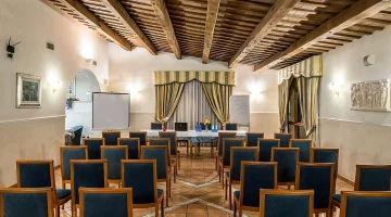 Sala meeting con lavagna a fogli