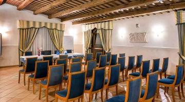 Sala meeting con allestimento a platea