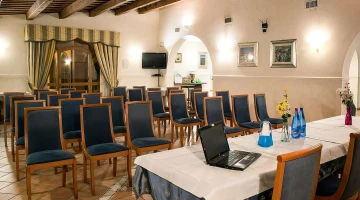 Vista della sala meeting dal tavolo dei relatori