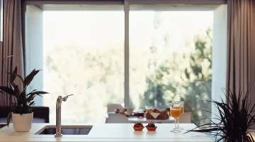 Détail du coin cuisine dans la Suite Deluxe