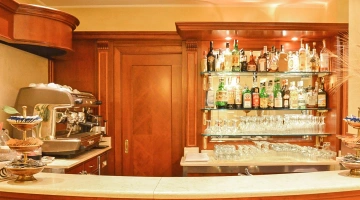 Bar corner