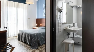 Chambre double avec salle de bain privée