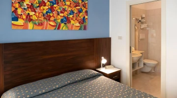 Chambre double avec salle de bain privée
