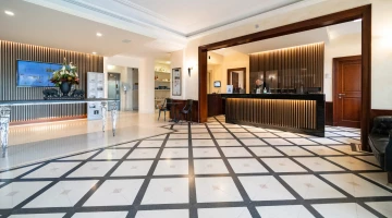 Hall avec réception