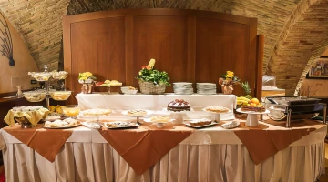 Buffet della colazione con dolci artigianali