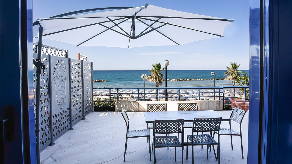 Terrasse équipée avec vue mer