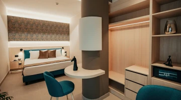 Superior double room with safe and desk