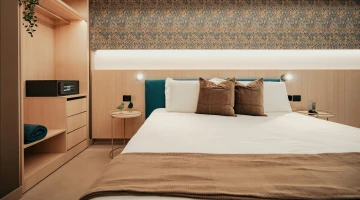 Junior Suite with safe and telephone