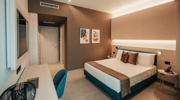 Standard double room with telephone