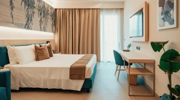 Superior double room with private balcony