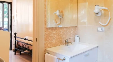 Chambre avec salle de bain privée