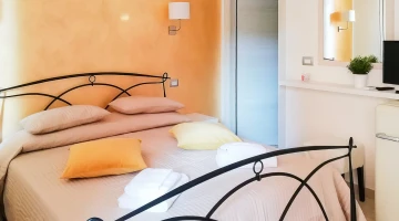 Chambre double avec TV et minibar