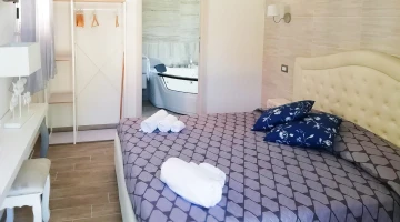 Chambre Queen avec baignoire d&#39;hydromassage