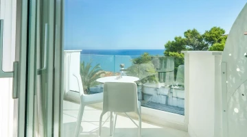 Balcony with sea view
