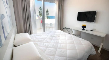  Double bedroom with smart TV