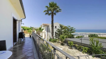 Private furnished balcony