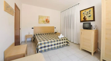 Triple room with TV