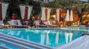 Solarium by the pool