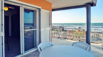 Balkon mit Meerblick