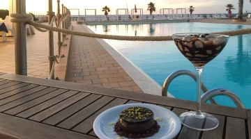 Aperitifs by the pool