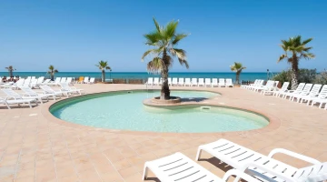 Swimming pool also for children