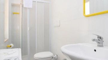 Private facilities with shower box