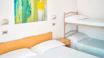 Quadruple room with bunk beds