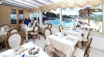 Breakfast room