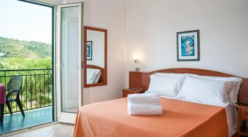 Double bedroom with balcony