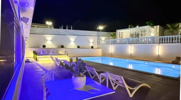 Night view of the swimming pool