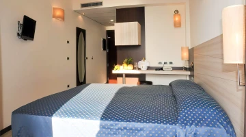 Room with TV and telephone